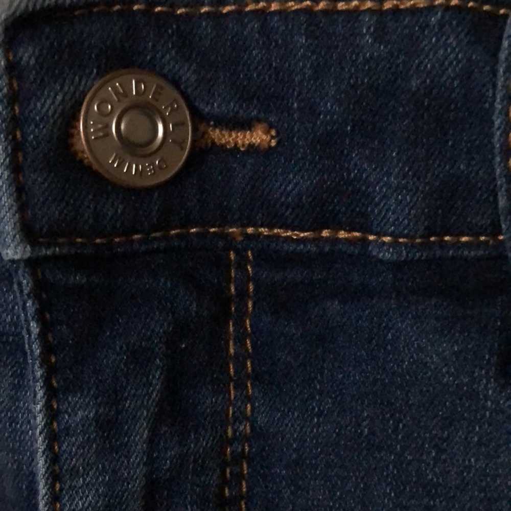 Wonderly Mid Rise Short Distressed Jeans - Picture 4 of 8